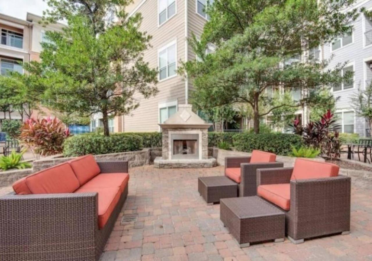 Inviting 2Br - Gym, Pool, Biz Center & Free Parking! Walk 2 Nrg Stadium! Near Med Ctr, Galleria, & Rice Village Houston Bagian luar foto