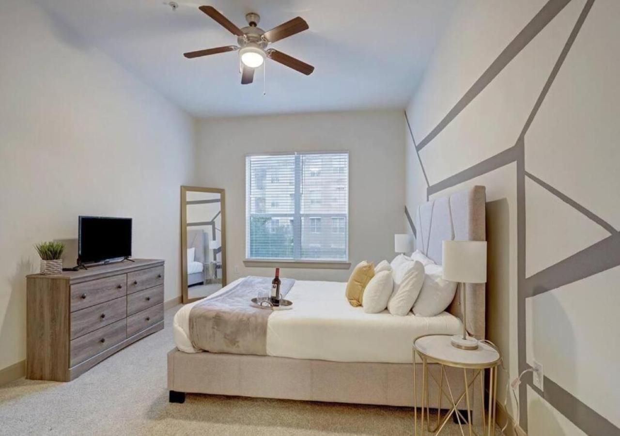 Inviting 2Br - Gym, Pool, Biz Center & Free Parking! Walk 2 Nrg Stadium! Near Med Ctr, Galleria, & Rice Village Houston Bagian luar foto