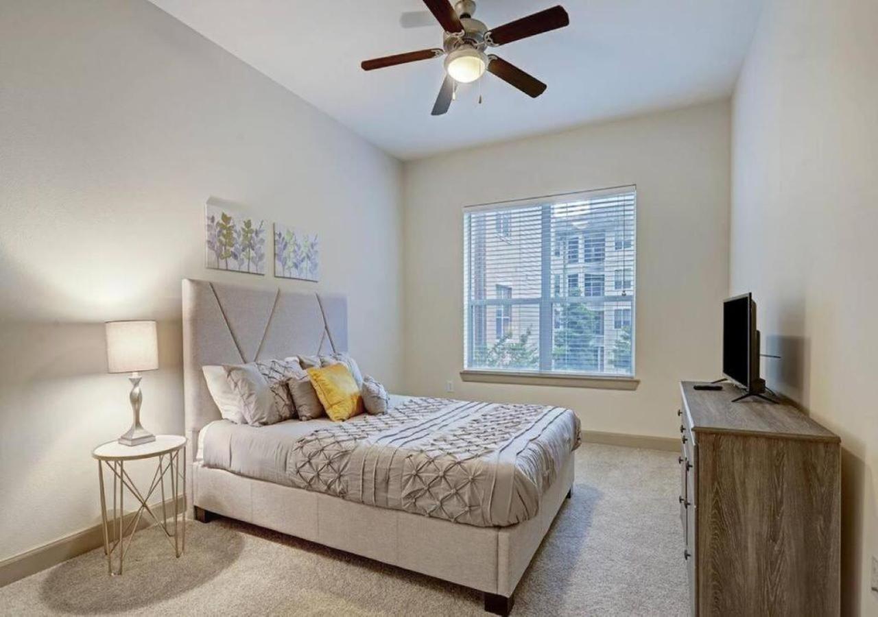 Inviting 2Br - Gym, Pool, Biz Center & Free Parking! Walk 2 Nrg Stadium! Near Med Ctr, Galleria, & Rice Village Houston Bagian luar foto